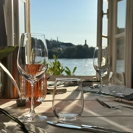 Schloss Ort Hotel Pasov