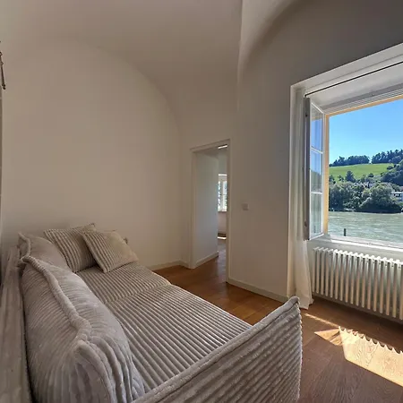 Schloss Ort فندق 4*