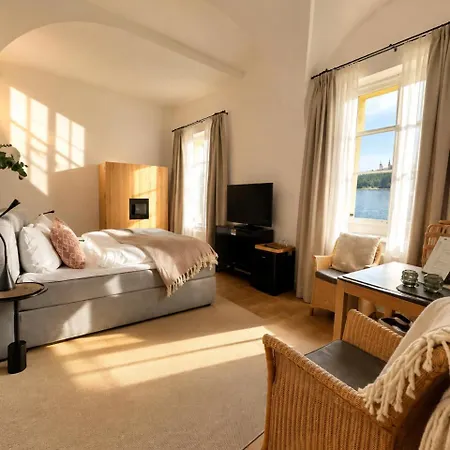 Hotel Schloss Ort 4*