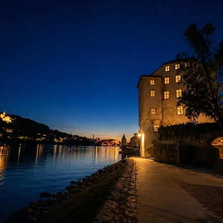 Schloss Ort فندق 4*